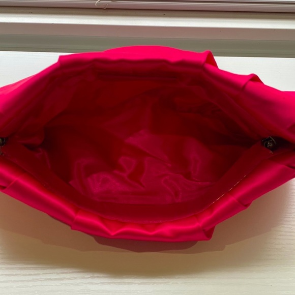 Express hot pink clutch - Picture 2 of 4